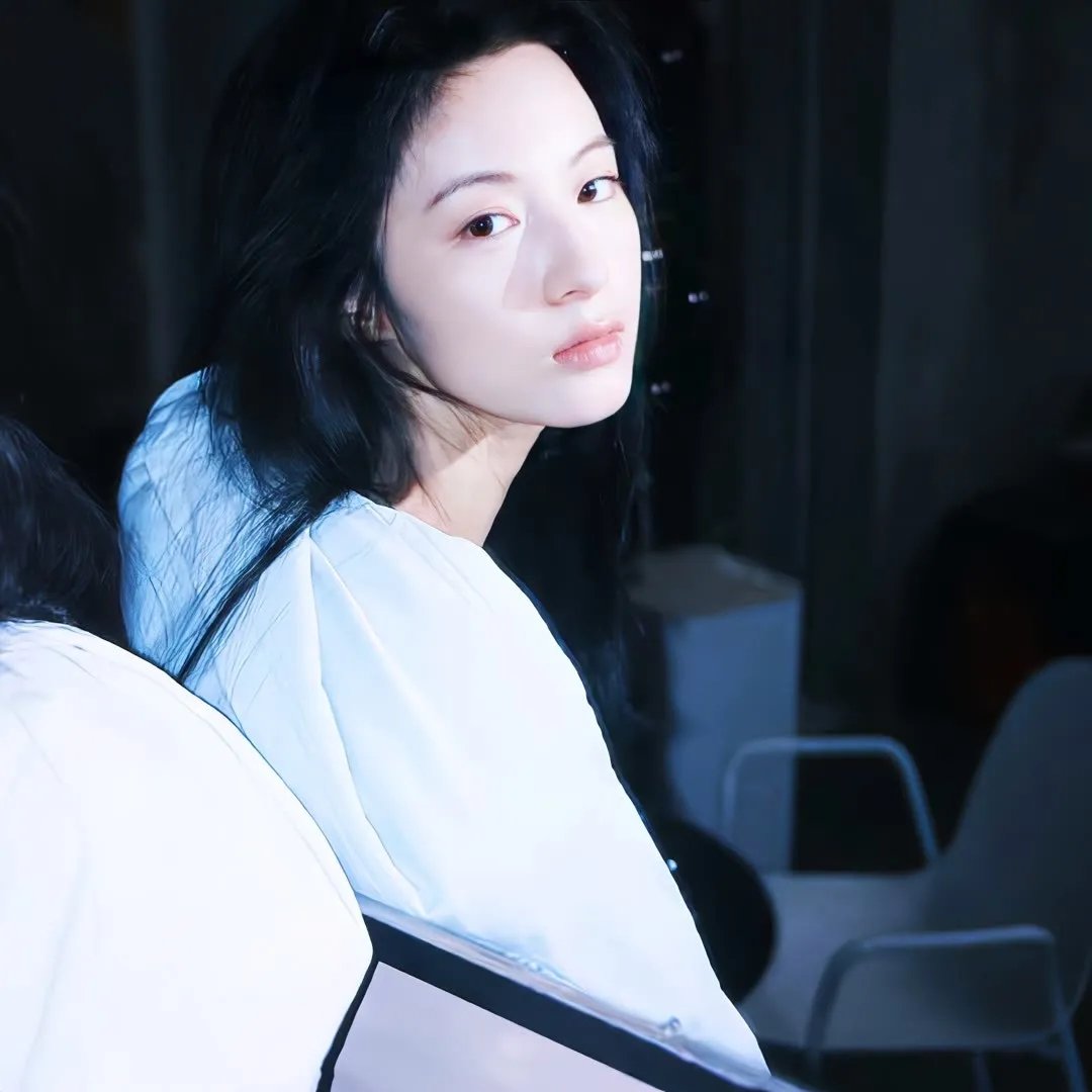 女孩，四绎
